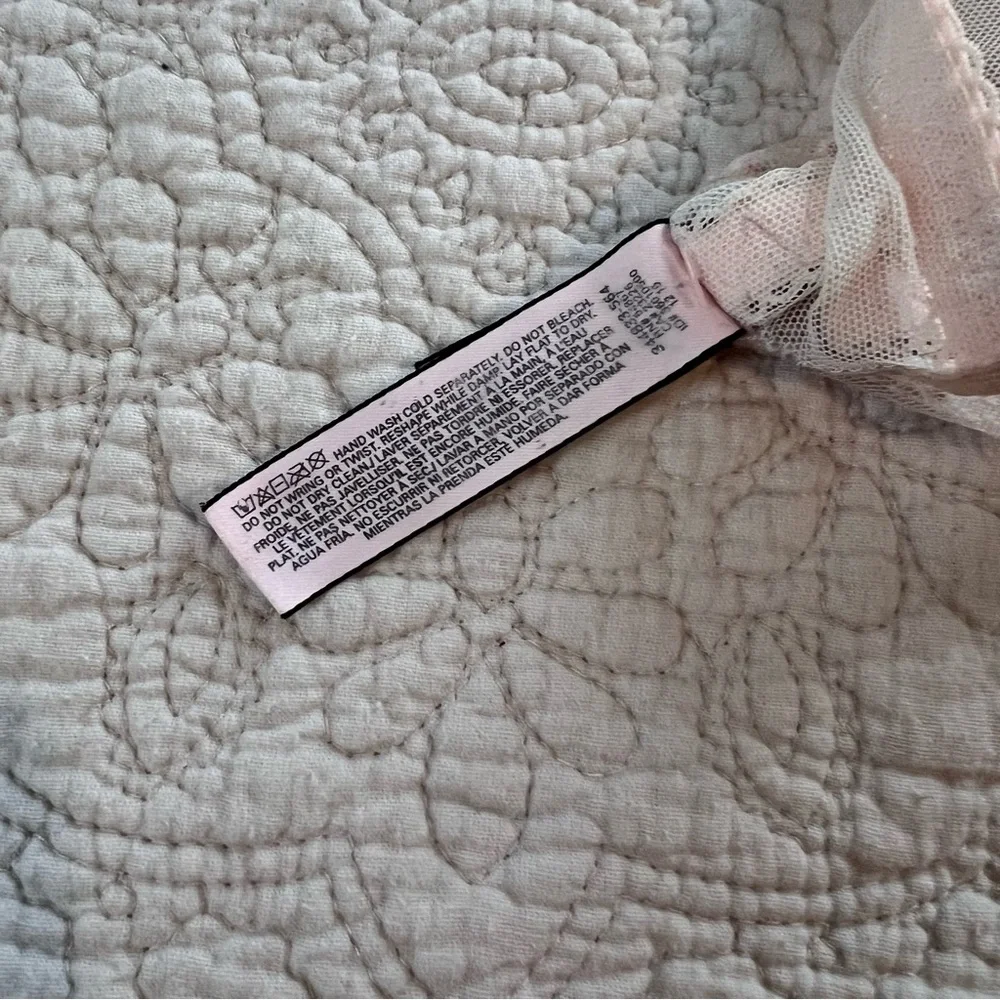 Victoria’s Secret: Double Lined White Front Clasp Lace Bralette Size Large - Picture 5 of 9